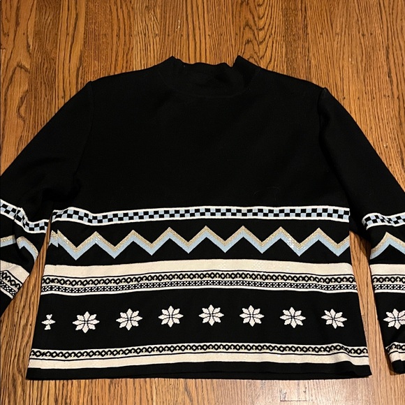 St. John Sport Sweater - Picture 3 of 12